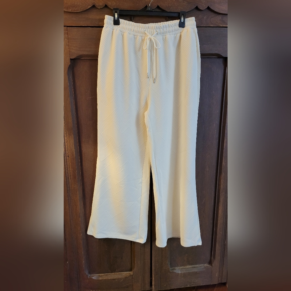 Womens XL Cream Colored Wide Leg Textured Lounge Pants